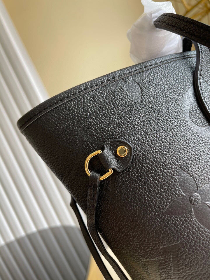Louis Vuitton Neverfull MM Tote Bag - Black product image 7, provided for visual reference and product detail review