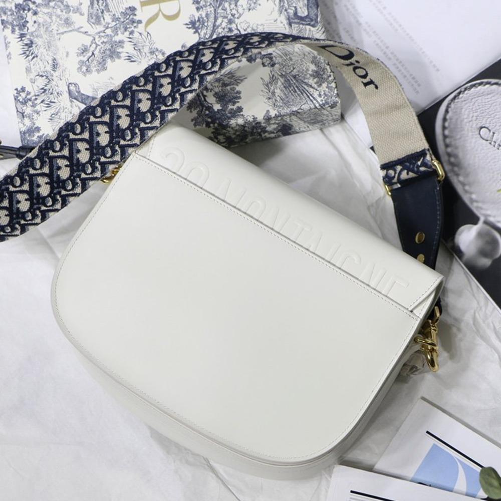 Medium Dior Bobby Bag product image 5, provided for visual reference and product detail review