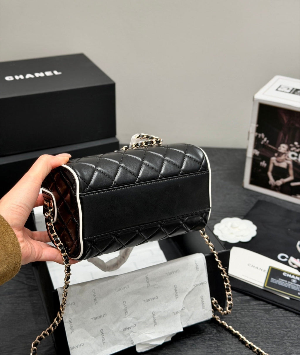 Serenityll 2001113 Chanel Bag 11.5*18.5*11c'M product image 8, provided for visual reference and product detail review