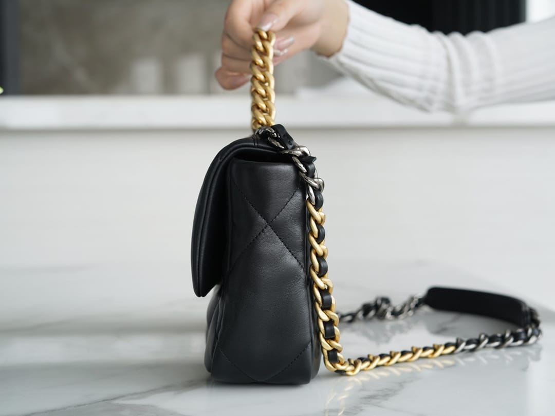 Chanel 19BAG AS1160 Black Gold Buckle Bag Small 26CM product image 3, provided for visual reference and product detail review