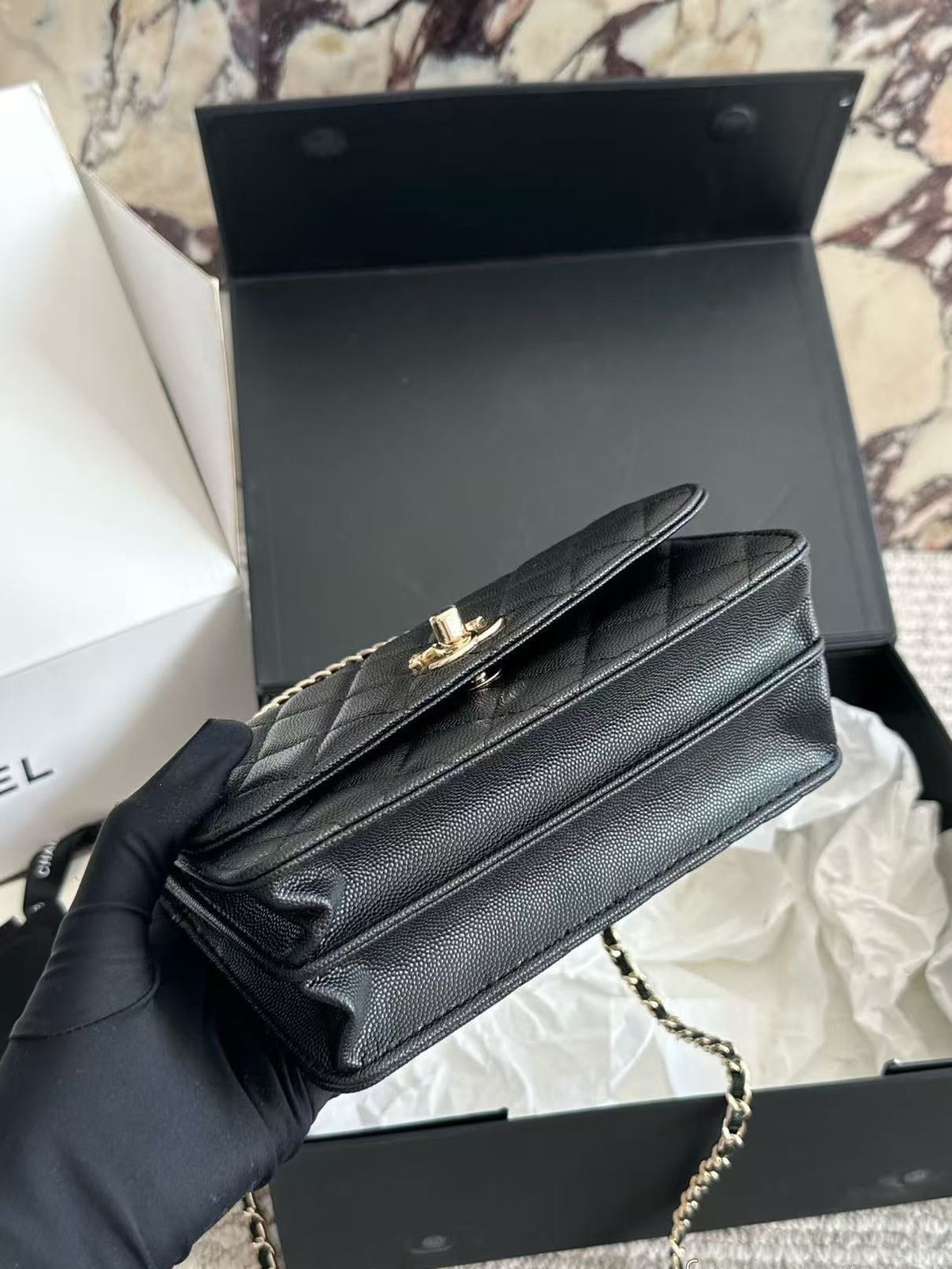 Serenityll 200104 Chanel Bag product image 4, provided for visual reference and product detail review