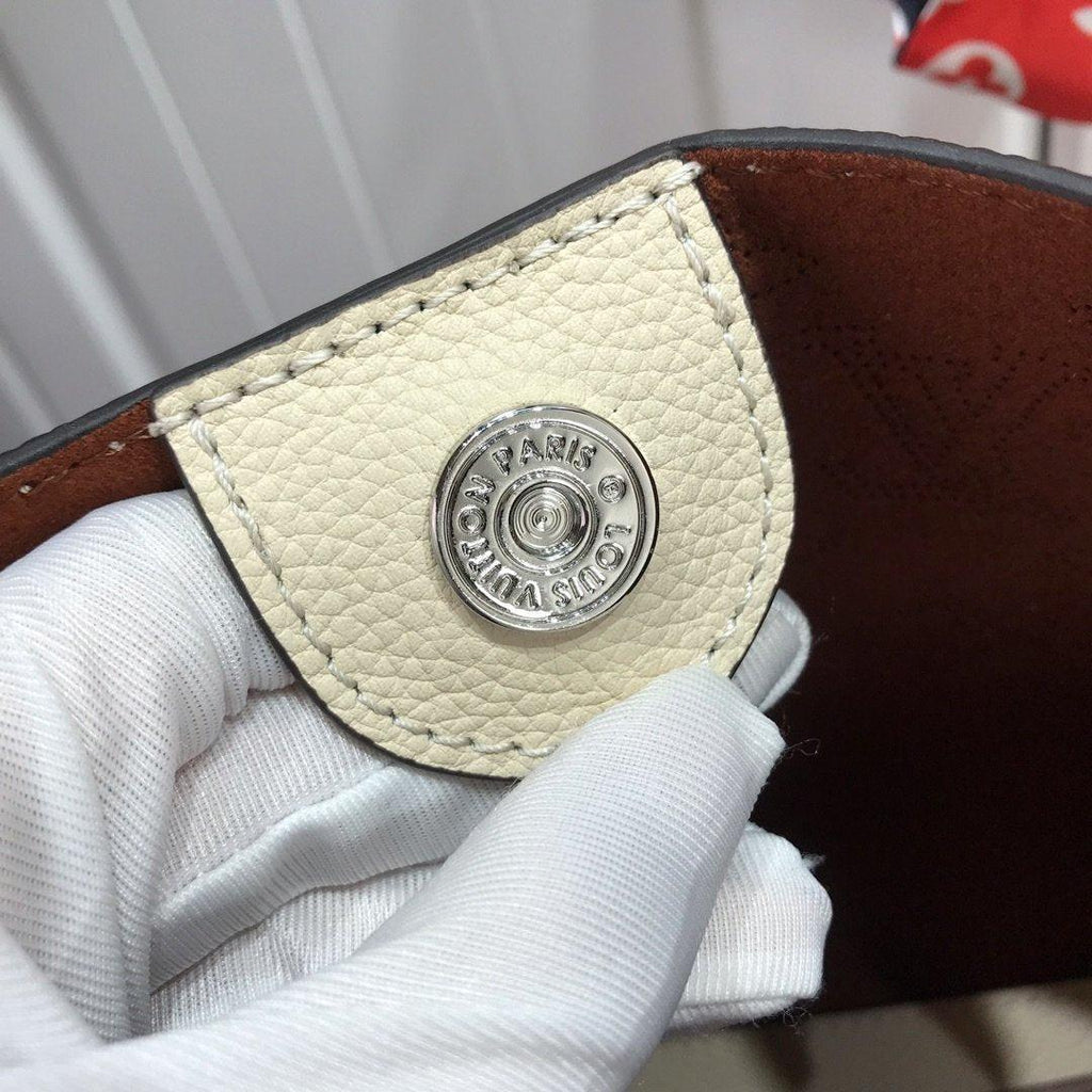 LV Hina PM Tote Bag product image 8, provided for visual reference and product detail review