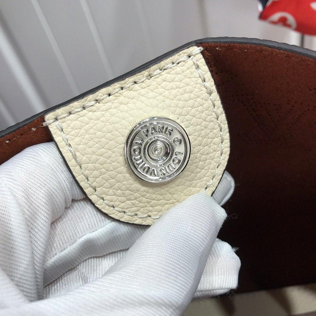 LV Hina PM Tote Bag product image 8, provided for visual reference and product detail review