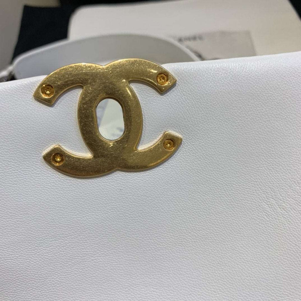 Chanel 19 Medium Flap Bag product image 9, provided for visual reference and product detail review