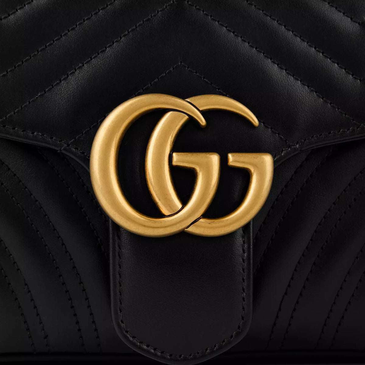 Gucci Marmont Matelasse Small Bag product image 3, provided for visual reference and product detail review