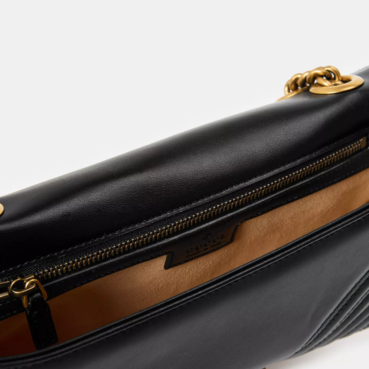 Gucci Marmont Matelasse Small Bag product image 4, provided for visual reference and product detail review