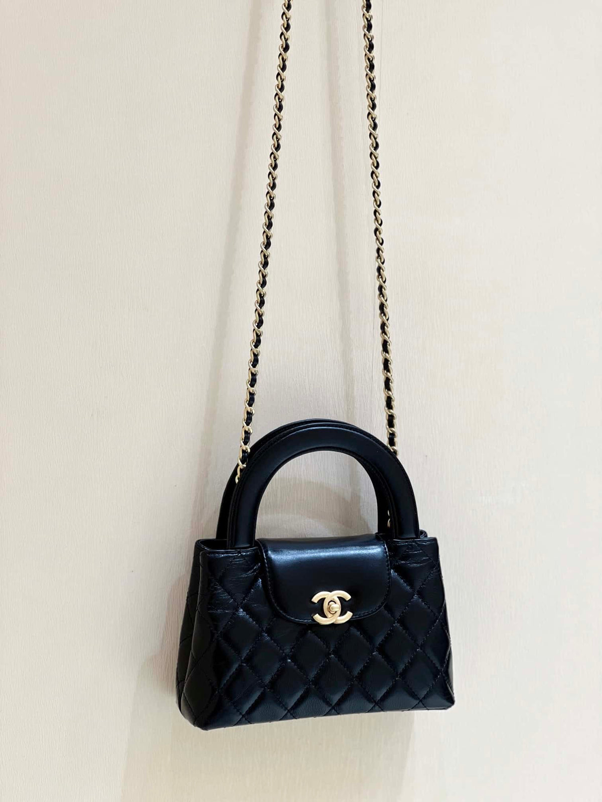 Chanel Kelly Mini Shopping Bag Mini 23K Shiny Aged Calfskin Black product image 8, provided for visual reference and product