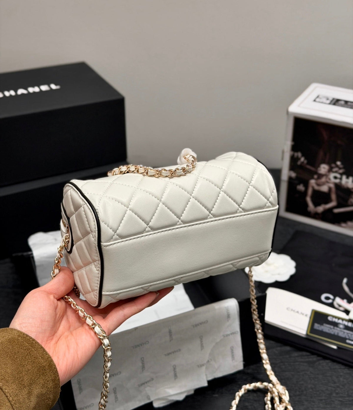 Serenityll 2001113 Chanel Bag 11.5*18.5*11c'M product image 4, provided for visual reference and product detail review