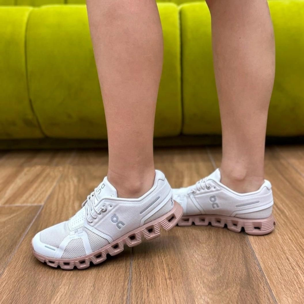 On Cloud 5 Rosebrown Lifestyle Sneakers product image 1, provided for visual reference and product detail review