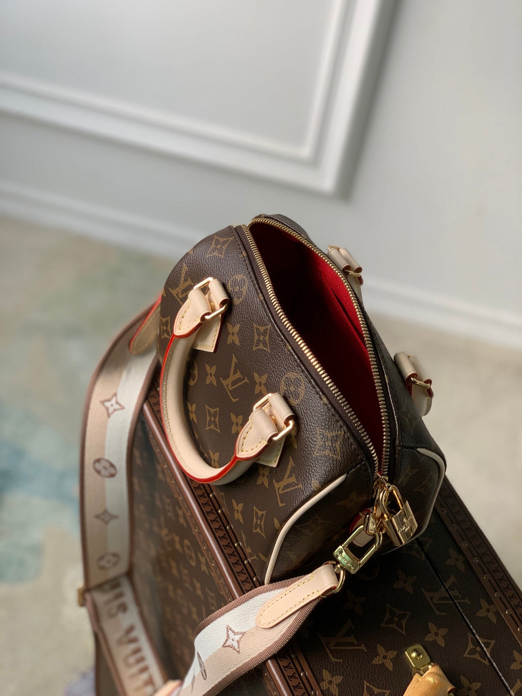 Louis Vuitton Speedy Bandouliere 20 Monogram Beige Strap Handbag product image 6, provided for visual reference and product