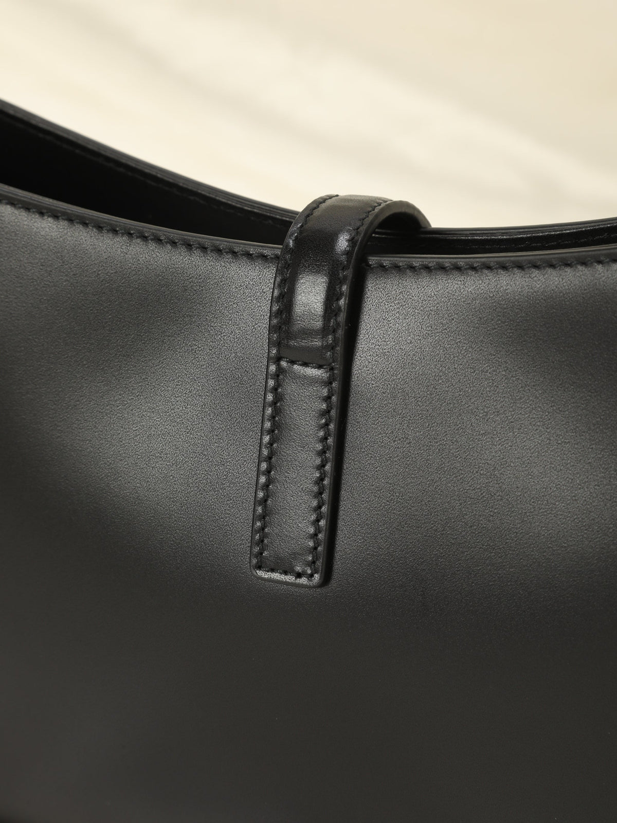 Saint Laurent Le 5 a 7 Hobo Bag in Patent Leather - Black - Women product image 3, provided for visual reference and product