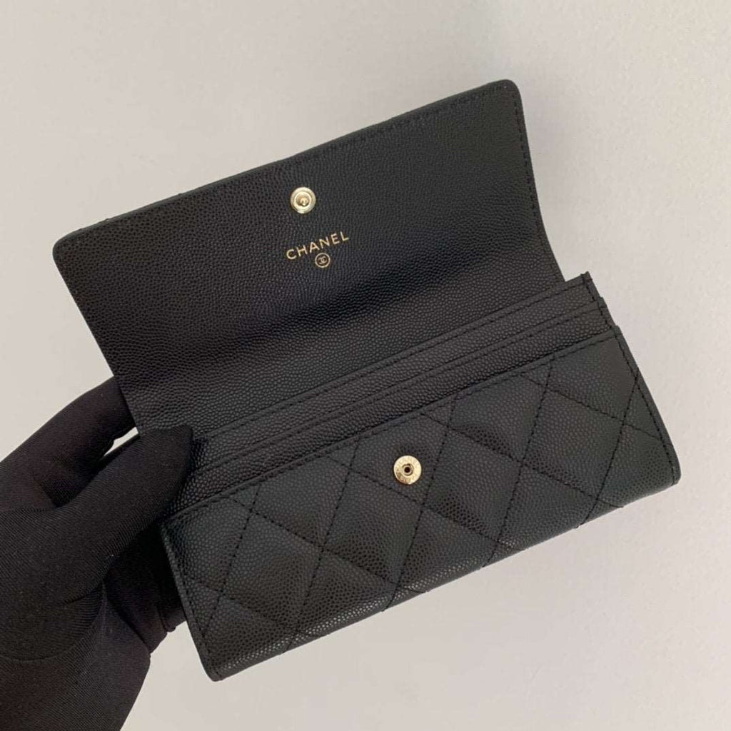 Chanel Caviar Quilted Gusset Flap Wallet product image 6, provided for visual reference and product detail review