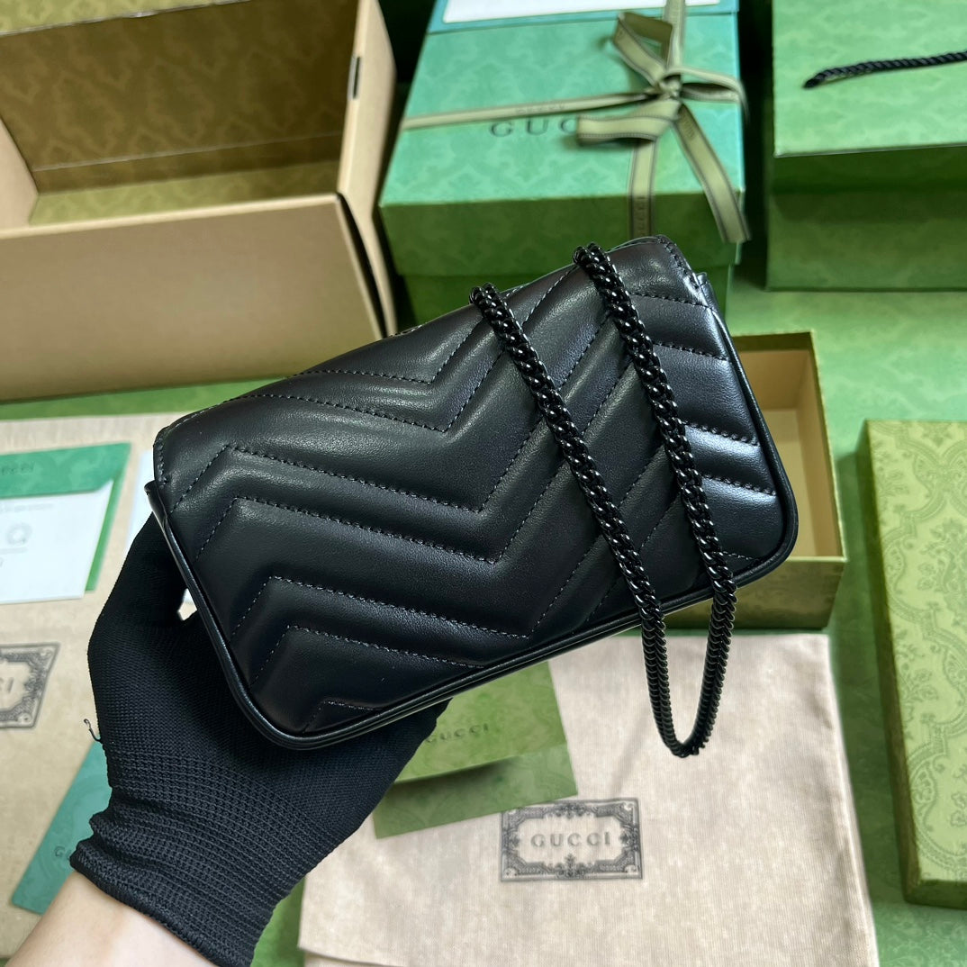 Gucci GG Marmont Belt Bag in Black 476433 product image 2, provided for visual reference and product detail review