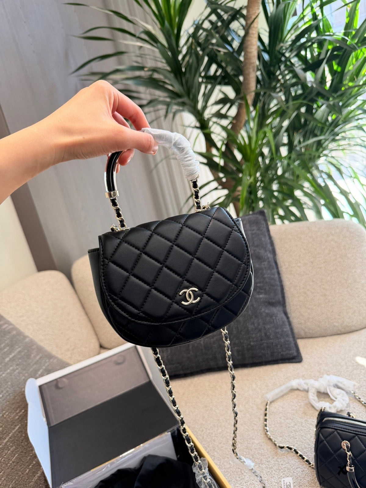 Serenityll 2001119 Chanel Bag product image 1, provided for visual reference and product detail review