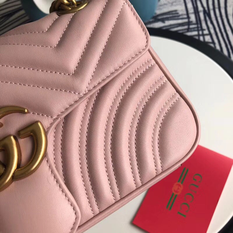 Gucci Marmont Matelass ̈¦ Shoulder Bag in Pink product image 4, provided for visual reference and product detail review
