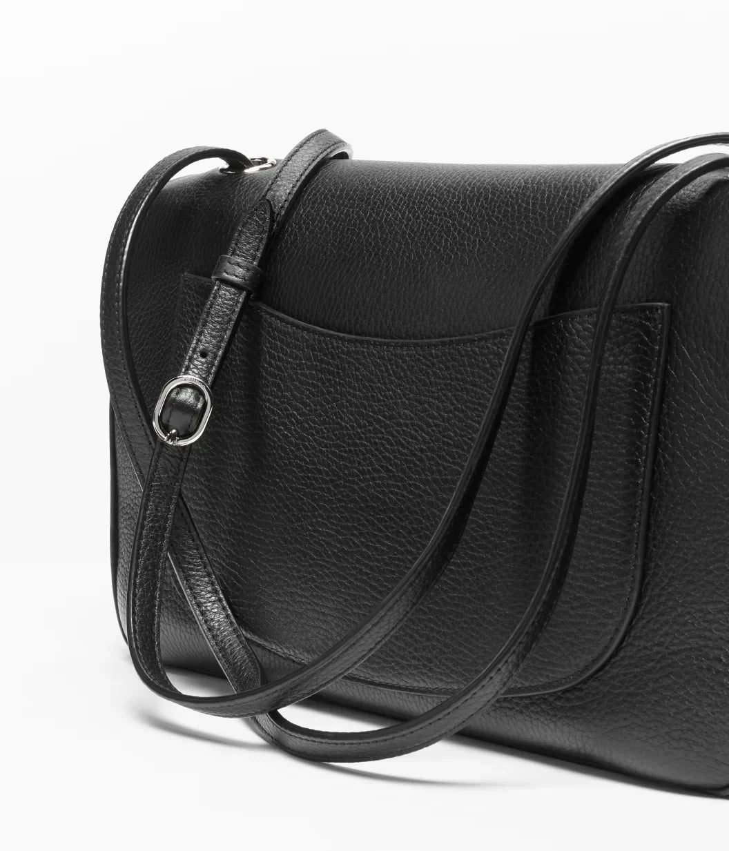Chanel Maxi Flapbag product image 2, provided for visual reference and product detail review