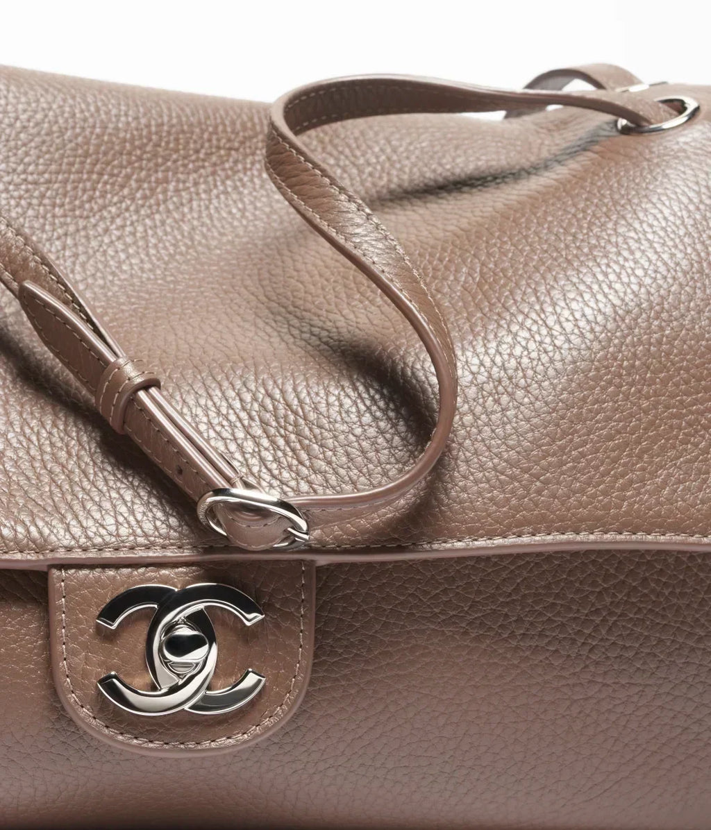 Chanel Maxi Flapbag product image 5, provided for visual reference and product detail review