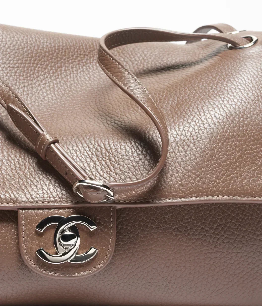 Chanel Maxi Flapbag product image 5, provided for visual reference and product detail review