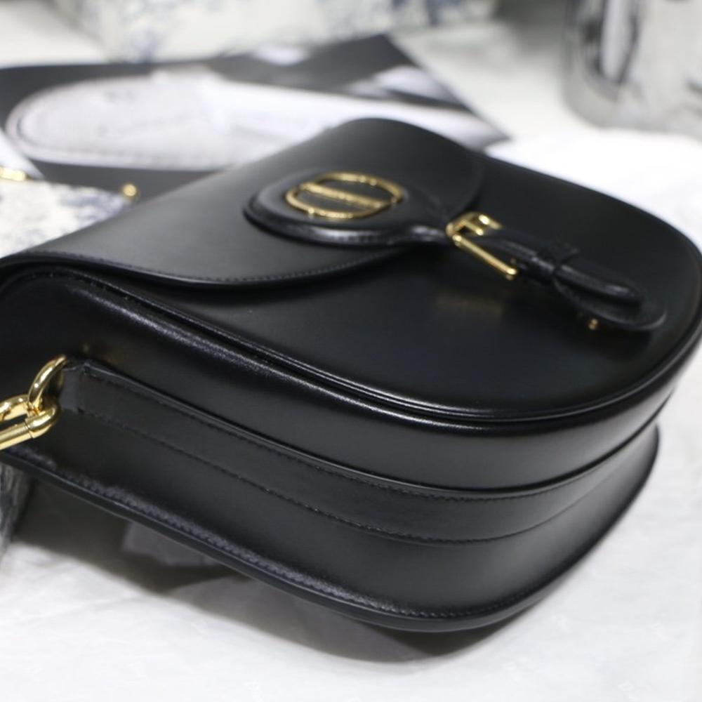 Medium Dior Bobby Bag product image 3, provided for visual reference and product detail review