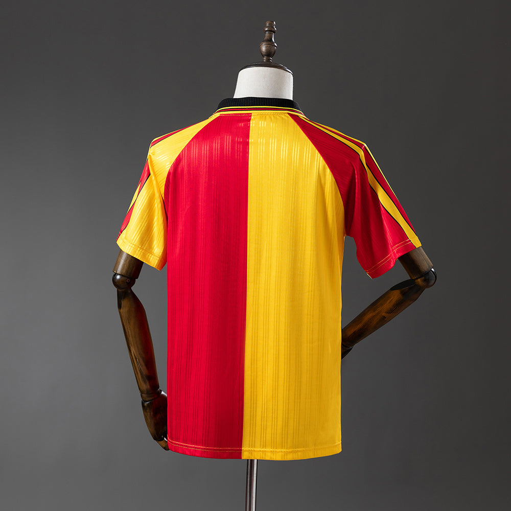 Galatasaray Jersey 1997-98 Home Retro Football Kit product image 2