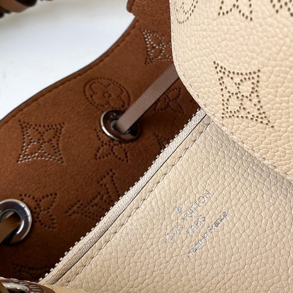 Louis Vuitton Néonoé BB Bucket Bag - Cosmic Latte product image 9, provided for visual reference and product detail review