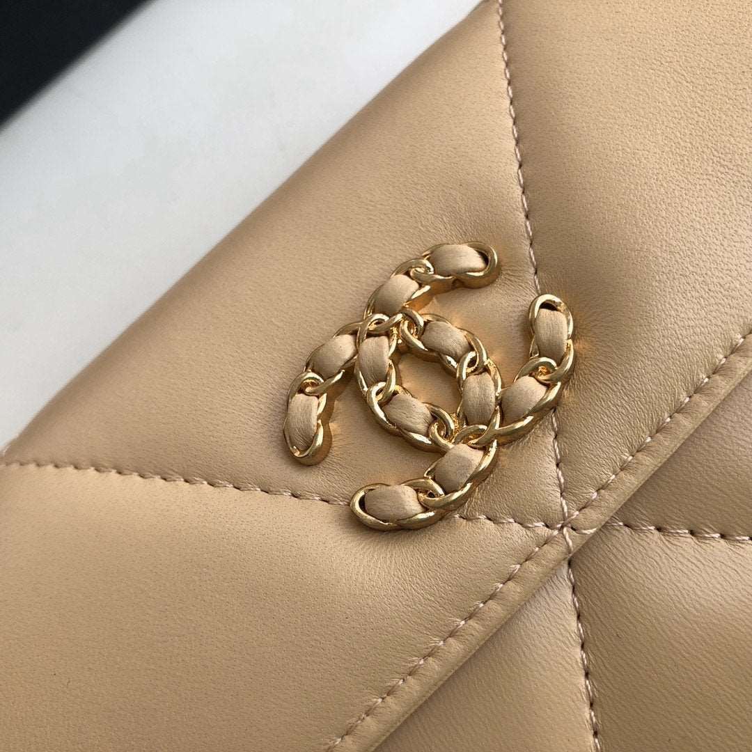 Chanel 19 Quilted Flap Wallet Long Goatskin product image 7, provided for visual reference and product detail review
