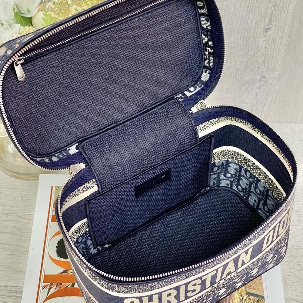 DiorTravel Vanity Case product image 9, provided for visual reference and product detail review