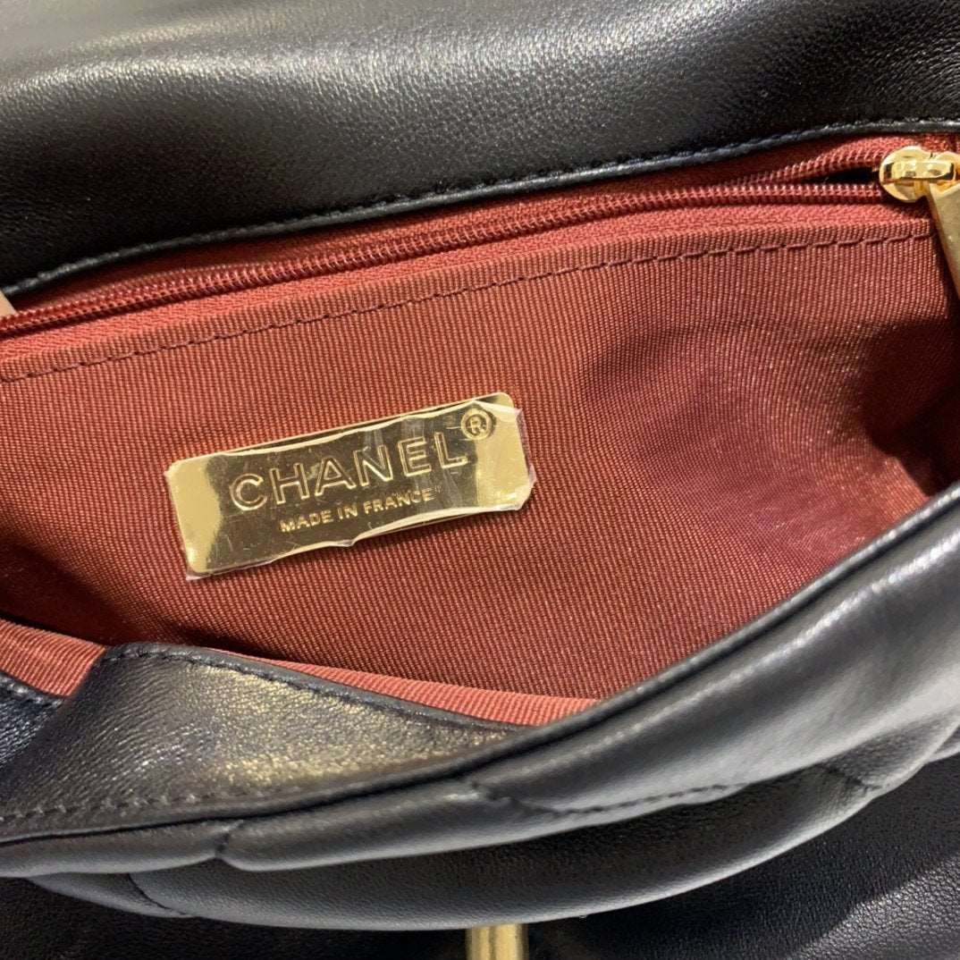 Chanel 19 Small Flap Bag Black product image 7, provided for visual reference and product detail review