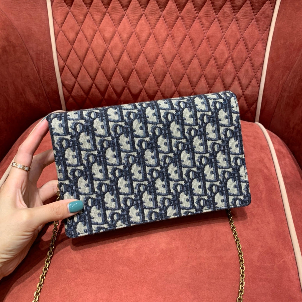 Dior Saddle Pouch Blue Dior Oblique Jacquard product image 5, provided for visual reference and product detail review