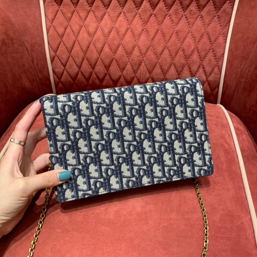 Dior Saddle Pouch Blue Dior Oblique Jacquard product image 5, provided for visual reference and product detail review