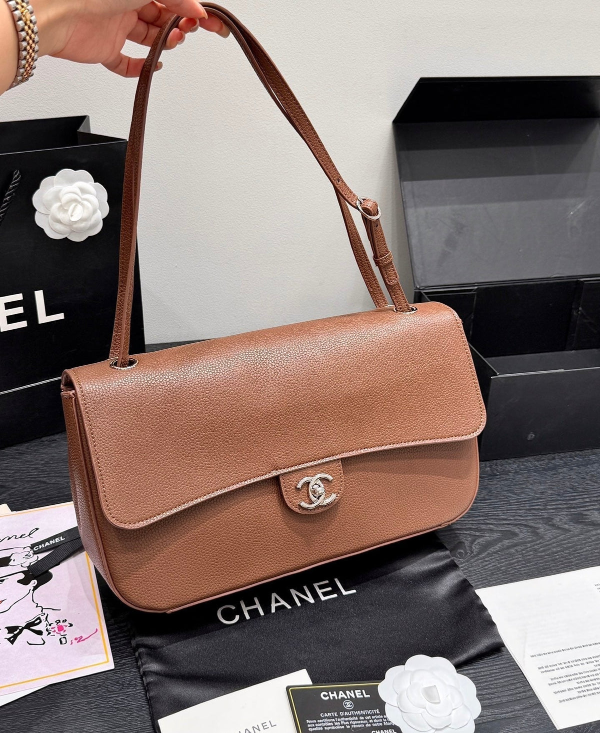 Serenityll 2001123 Chanel Bag product image 2, provided for visual reference and product detail review