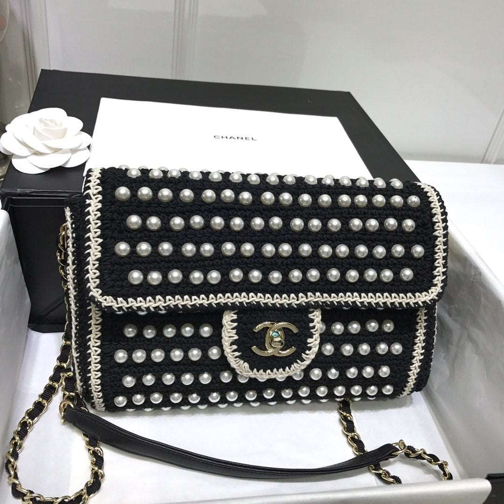 Chanel Vintage Classic Flap Bag product image 1, provided for visual reference and product detail review