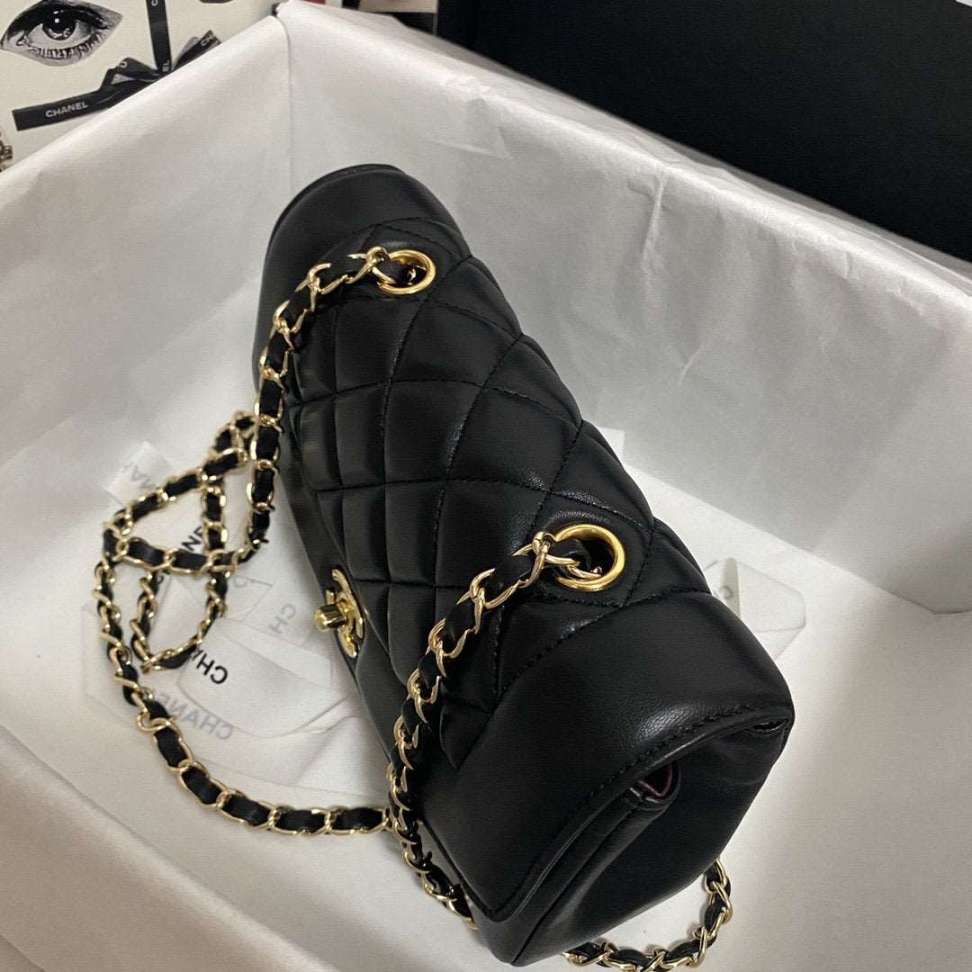 Chanel Flap Bag Black product image 4, provided for visual reference and product detail review