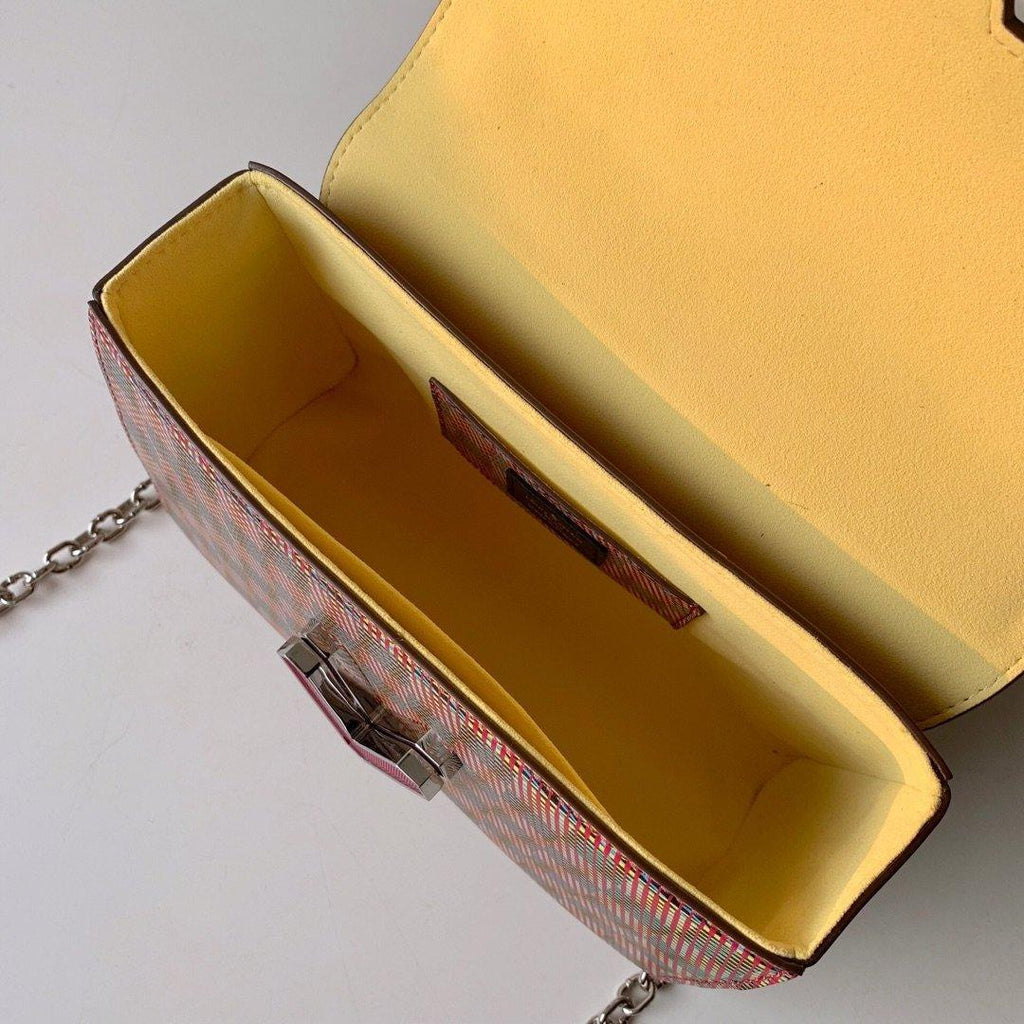 Louis Vuitton Twist MM Shoulder Bag product image 5, provided for visual reference and product detail review