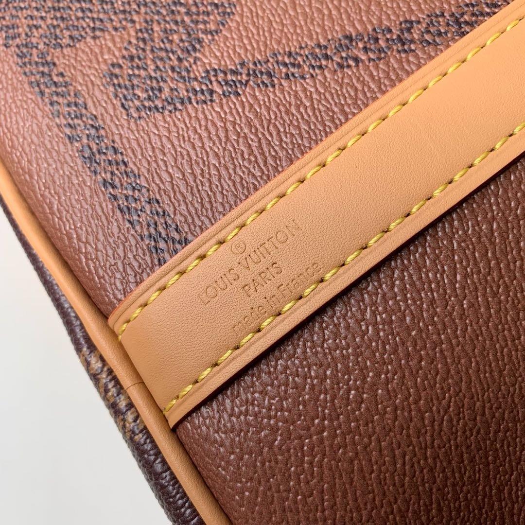 Louis Vuitton Giant Monogram Speedy Bag product image 8, provided for visual reference and product detail review