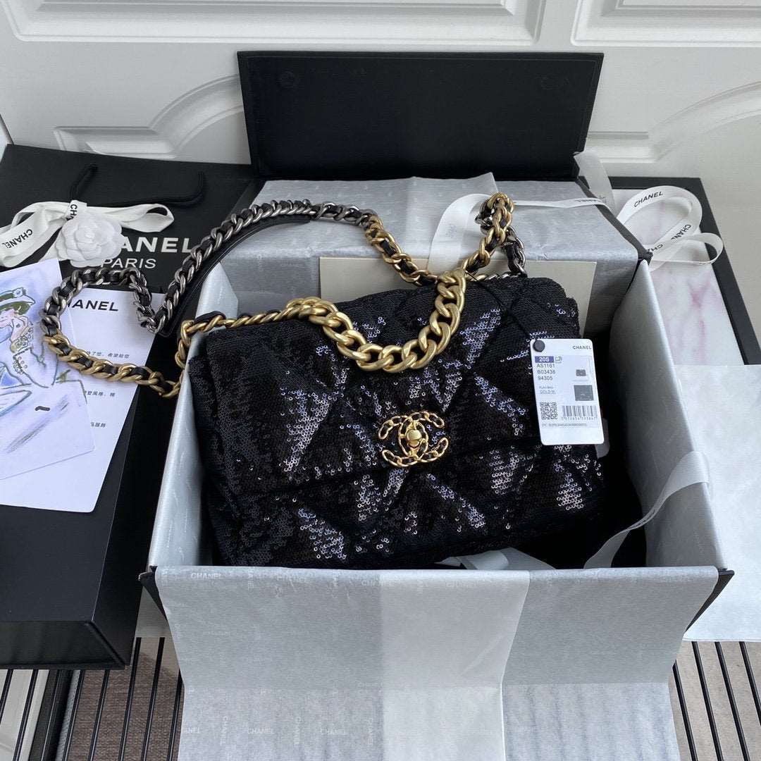 Chanel 19 Sequin Flap Bag Black product image 1, provided for visual reference and product detail review