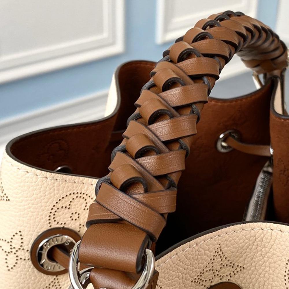 Louis Vuitton Néonoé BB Bucket Bag - Cosmic Latte product image 7, provided for visual reference and product detail review