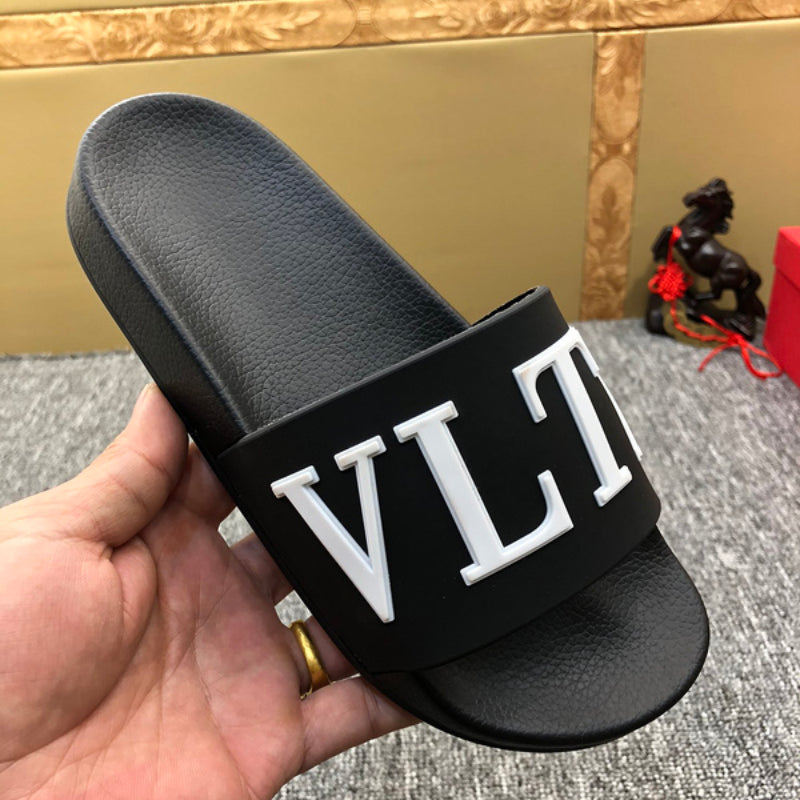 YVS3 Unisex Leather Slippers product image 1, provided for visual reference and product detail review