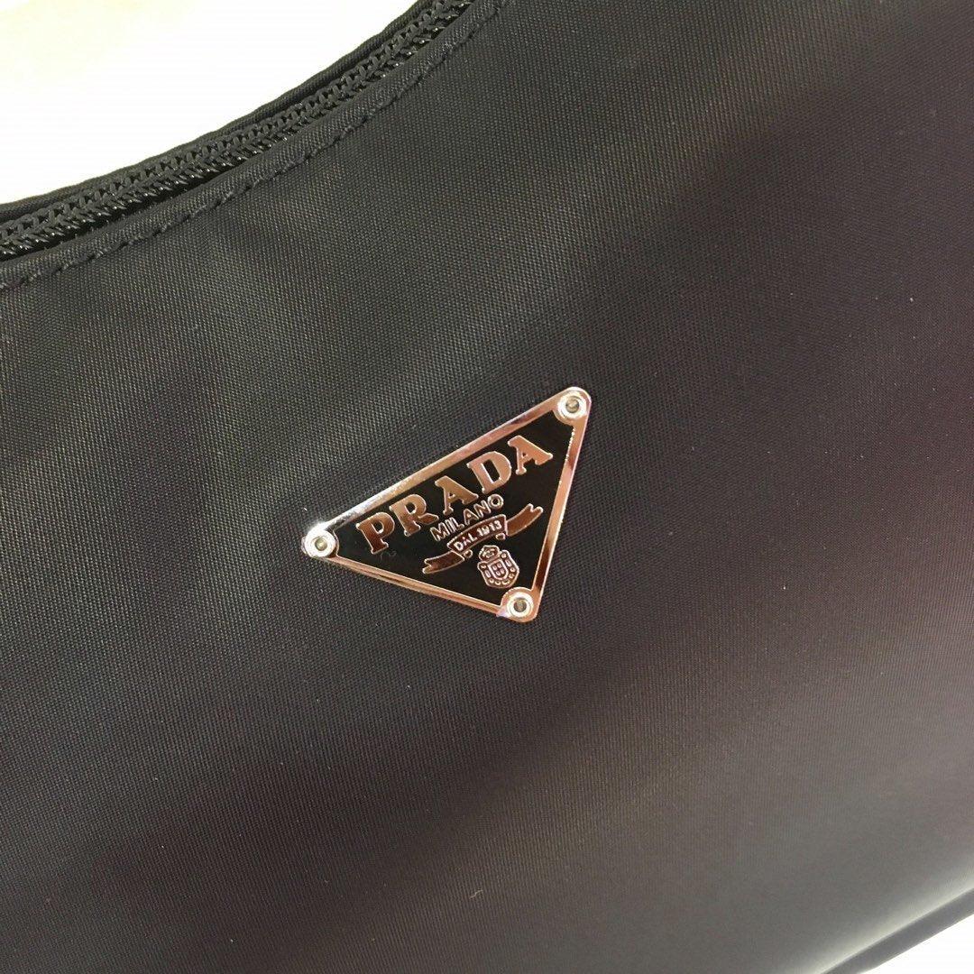 Re-Edition 2000 Nylon Mini Bag product image 8, provided for visual reference and product detail review
