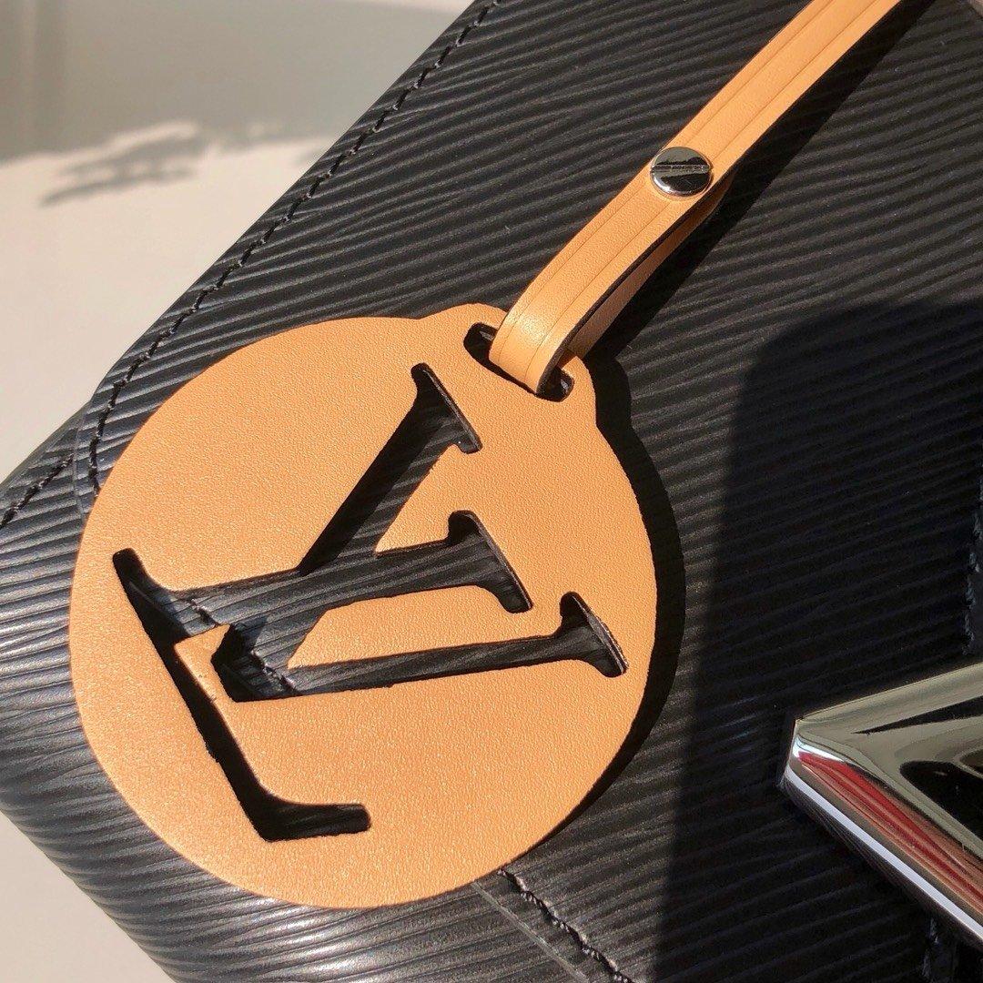 Louis Vuitton Twist MM Shoulder Bag product image 7, provided for visual reference and product detail review