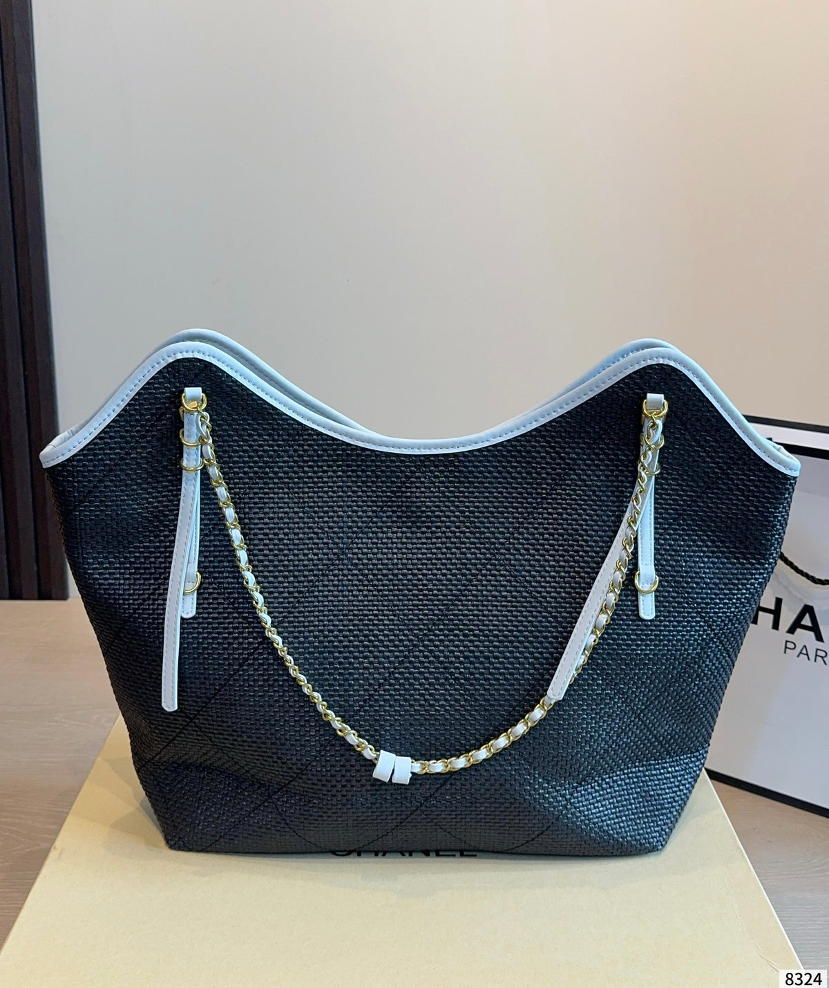 Serenityll 2001110 Chanel Bag product image 4, provided for visual reference and product detail review