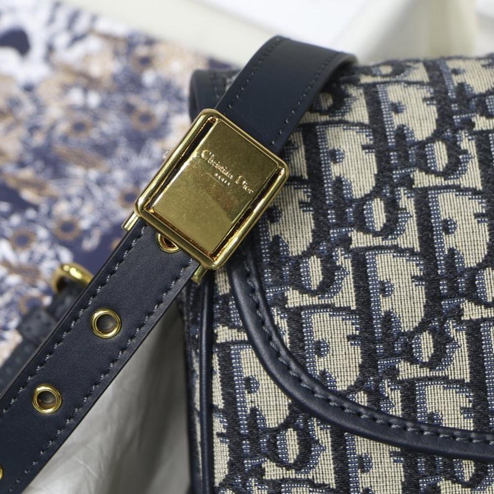 Medium Dior Bobby Bag product image 9, provided for visual reference and product detail review