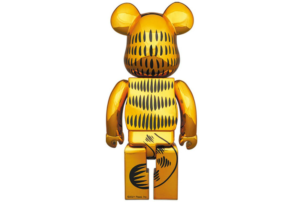 Bearbrick Garfield Gold Chrome Figure Set - 100% & 400% product image 3, provided for visual reference and product detail