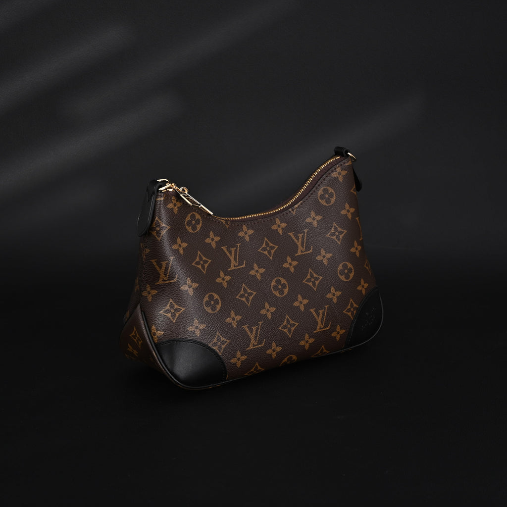 Louis Vuitton Monogram Canvas Pochette Shoulder Bag product image 14, provided for visual reference and product detail review