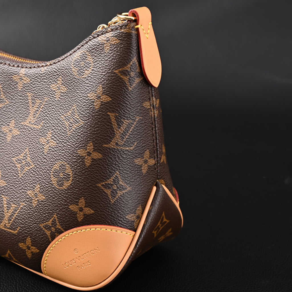 Louis Vuitton Monogram Canvas Shoulder Bag product image 9, provided for visual reference and product detail review