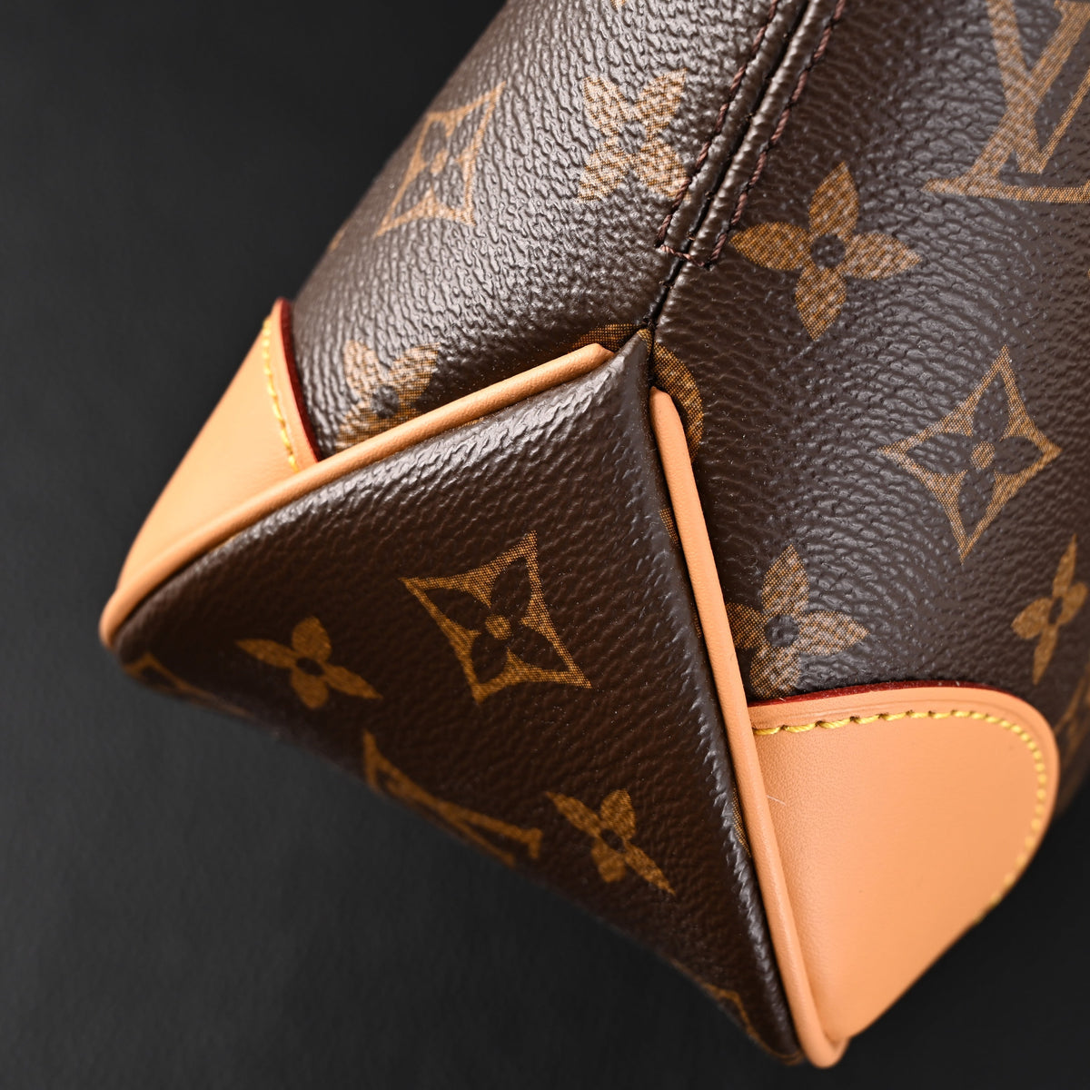 Louis Vuitton Monogram Canvas Shoulder Bag product image 14, provided for visual reference and product detail review