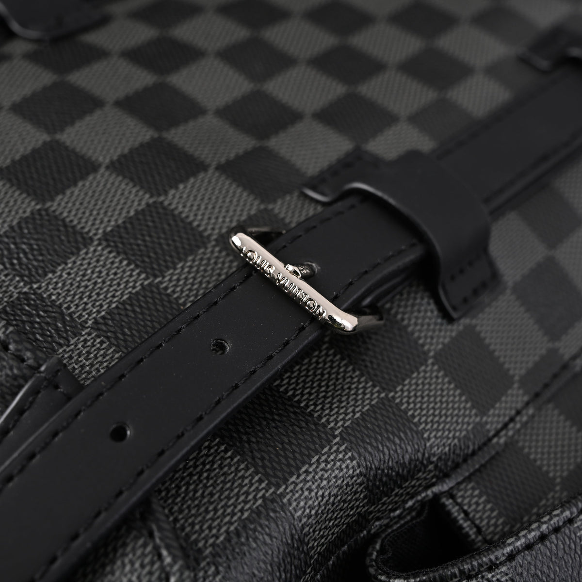 Louis Vuitton Michael Backpack in Damier Graphite Canvas product image 15, provided for visual reference and product detail