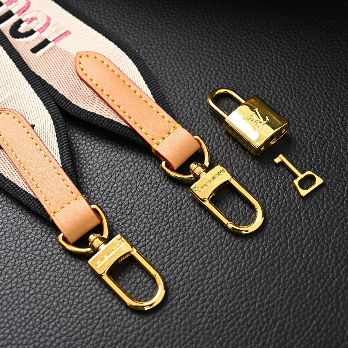 Louis Vuitton Speedy Bandoulière 25 Monogram Canvas Handbag product image 16, provided for visual reference and product