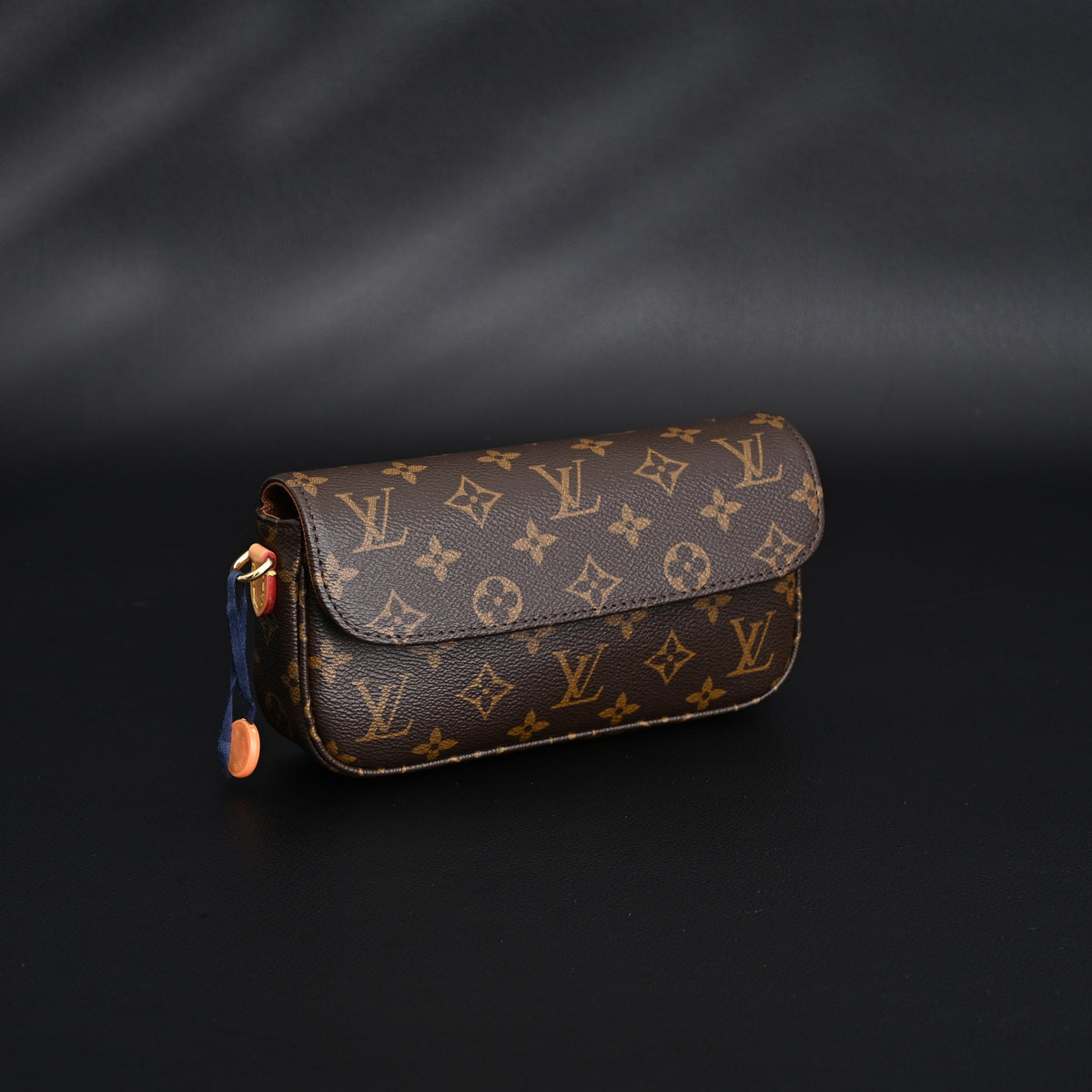 Louis Vuitton Félicie Pochette Monogram Canvas Chain Wallet product image 15, provided for visual reference and product