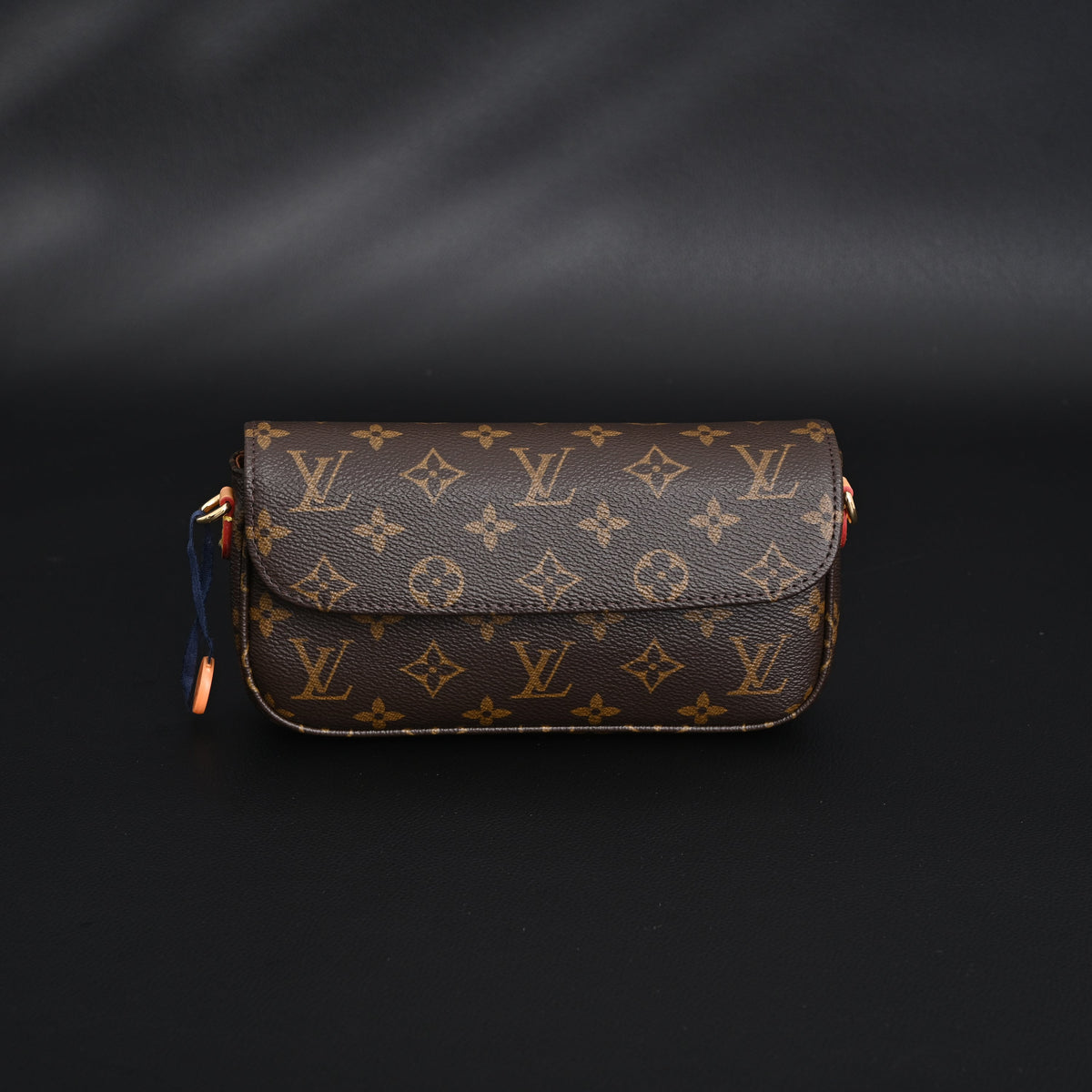 Louis Vuitton Félicie Pochette Monogram Canvas Chain Wallet product image 9, provided for visual reference and product